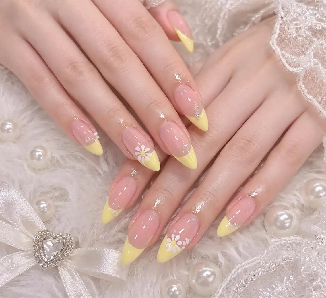 ネイル アートネイル フラッシュネイル フレンチネイル ジェルネイル ガラスフレンチ M2 BEAUTY Rikaのネイルデザイン