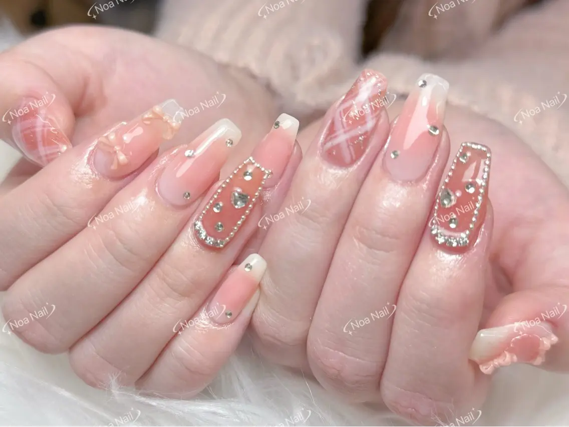 ネイル 成人式 フレンチネイル 韓国ネイル マグネットネイル 持ち込み ハンドネイル Noa Nail みつきのネイルデザイン