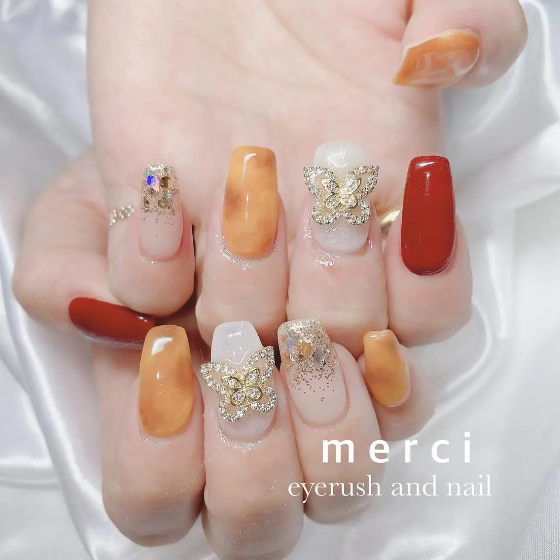 ネイル フラッシュネイル フットネイル フレンチネイル ハート キラキラネイル merci nailのネイルデザイン