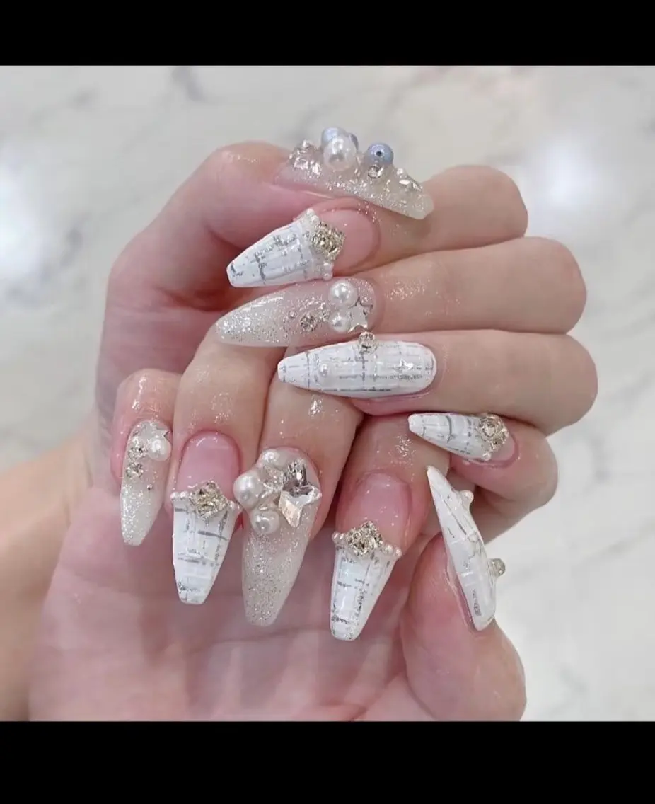 ネイル 💫🌸💕リサ nail ⭐️✨のネイルデザイン
