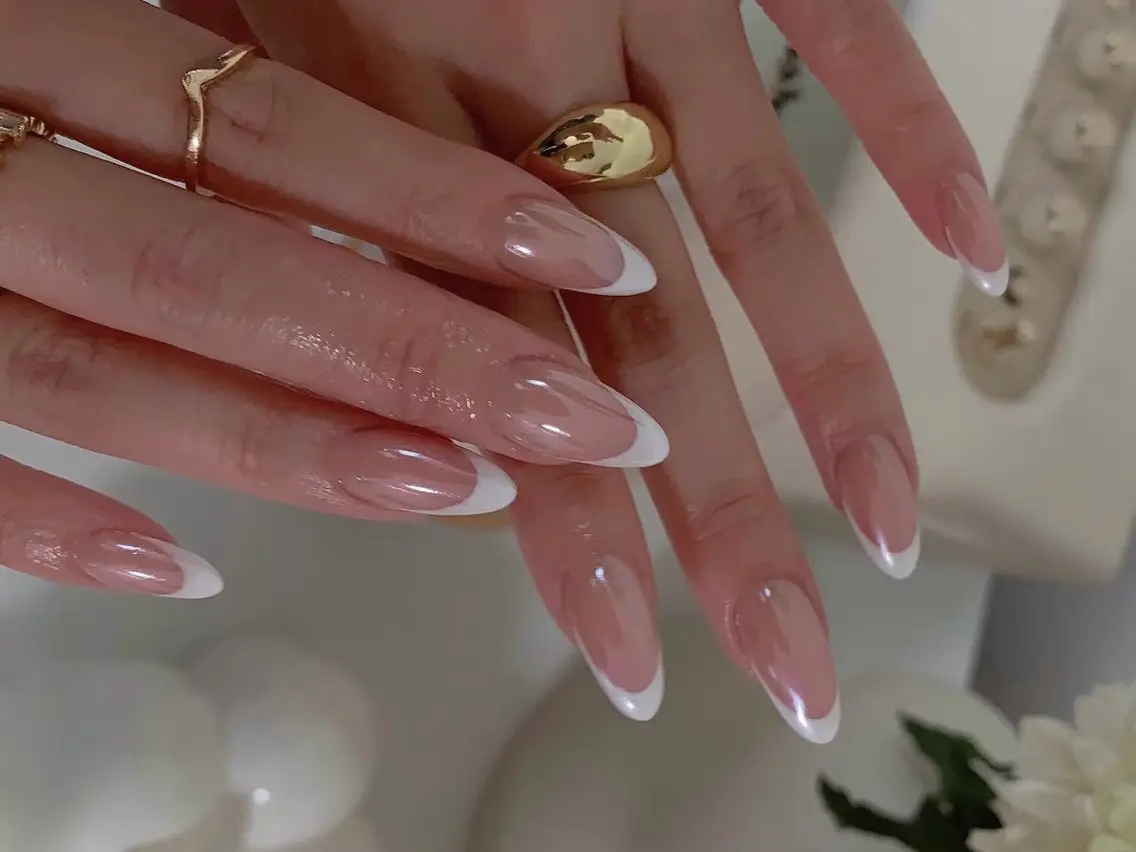 ネイル オーロラネイル 長さ出し フレンチネイル ジェルネイル ガラスフレンチ Rela・S NAILのネイルデザイン