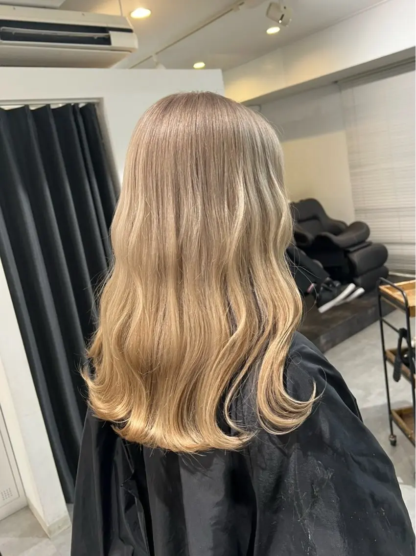 セミロング カラー ベージュカラー ホワイトベージュ 指名数No.1 /NAOYAのヘアスタイル