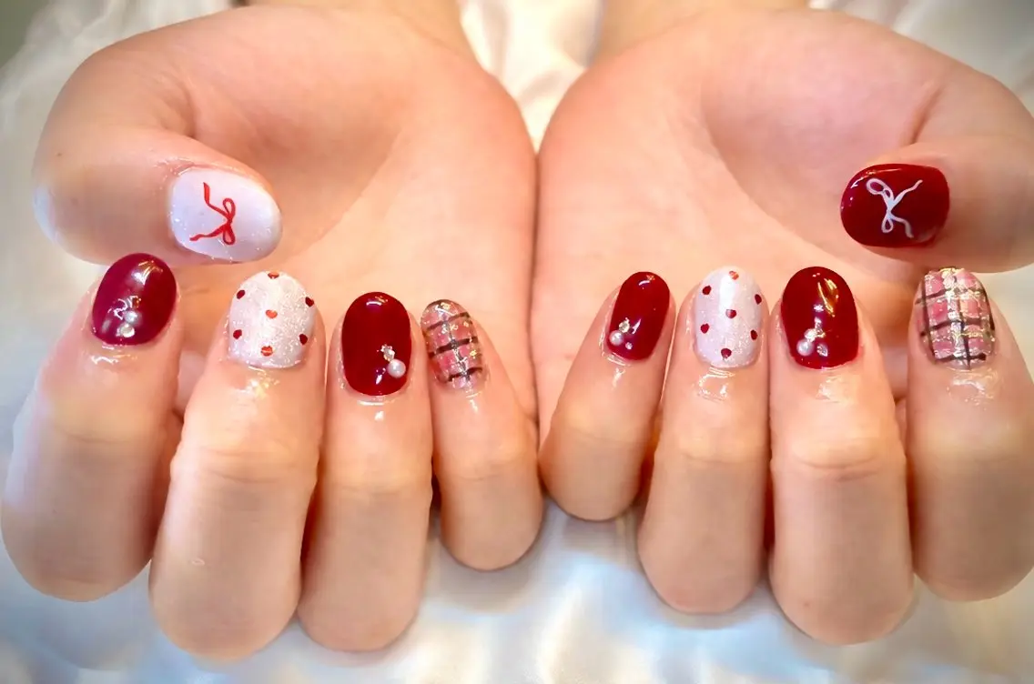 ネイル 赤色 ハンドネイル Rafinesse Nail salonのネイルデザイン