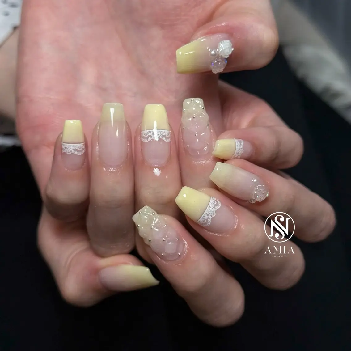 セミロング ハンドネイル 🌟AMIA BEAUTY🌟のネイルデザイン