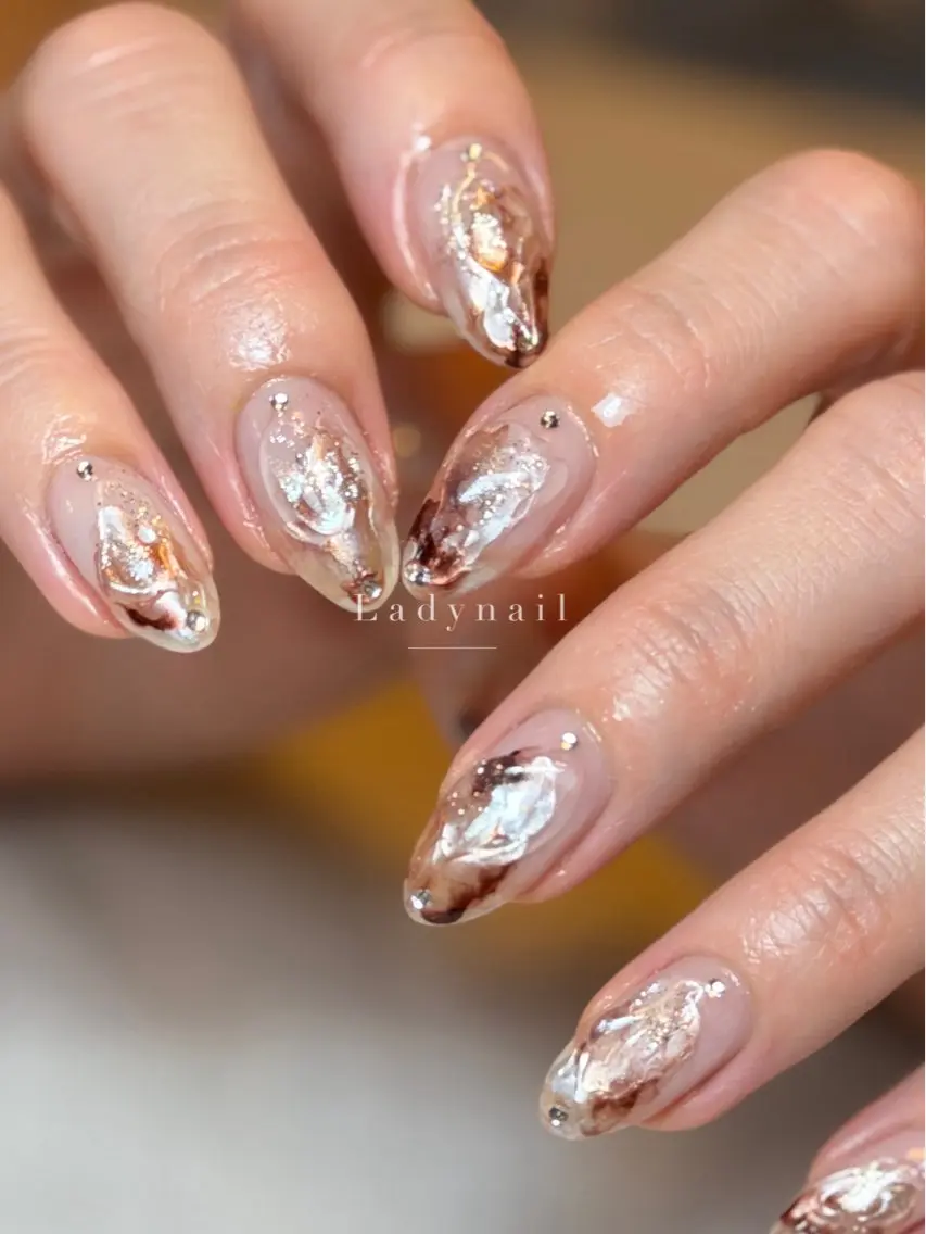 ネイル 氷ネイル・うるうるネイル ニュアンスネイル ハンドネイル Lady nailのネイルデザイン