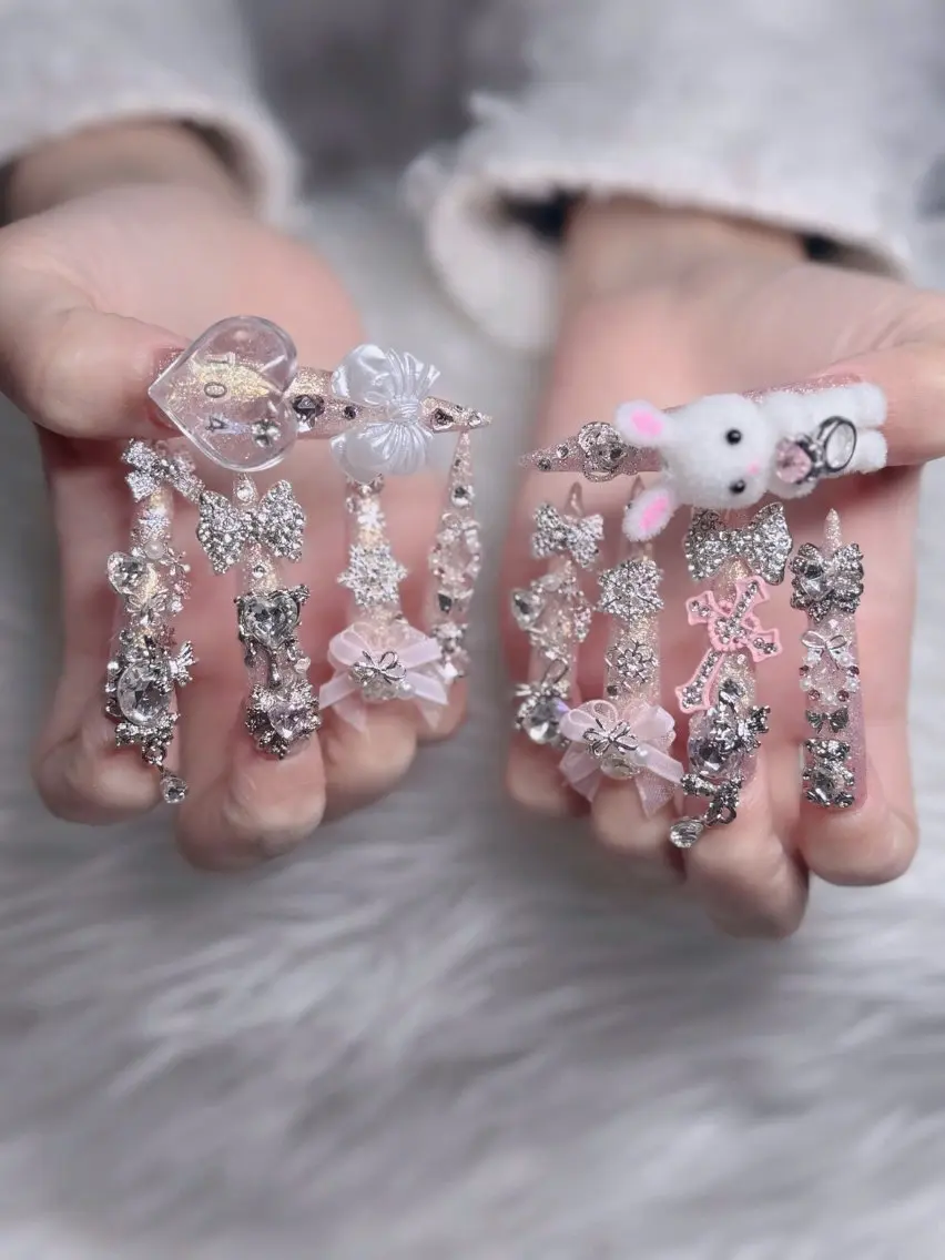 ネイル オーロラネイル フレンチネイル ジェルネイル ハロウィン キラキラネイル ハンドネイル H.baby Nail Salonのネイルデザイン