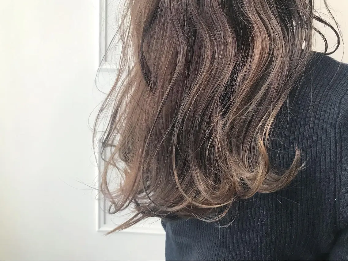 ロング 黒神 浩之のヘアスタイル