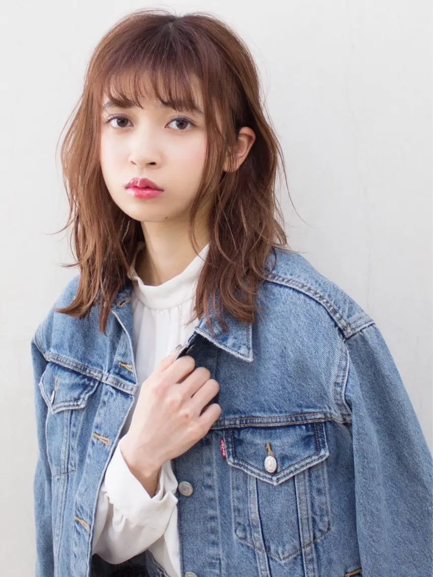 ミディアム カット ヘアカラー レベンス田町 西谷悠のヘアスタイル