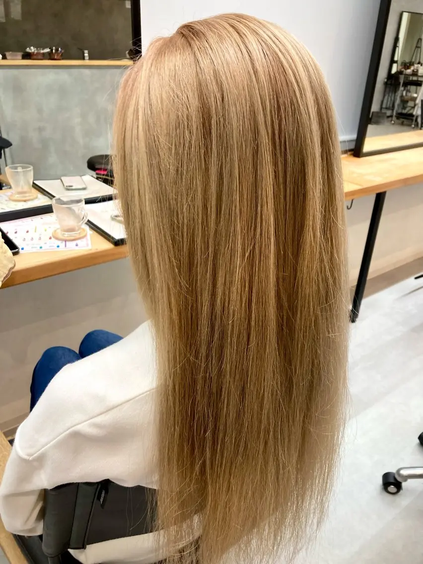 ロング カラー ベージュカラー 樋口 江理香のヘアスタイル