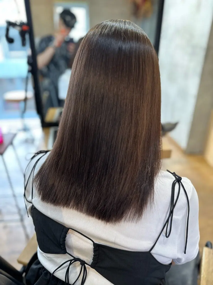 セミロング カラー アディクシーカラー ブリーチ ケアブリーチ ダブルカラー イヤリングカラー DAIKIベージュ 🍂レイヤーカットのヘアスタイル