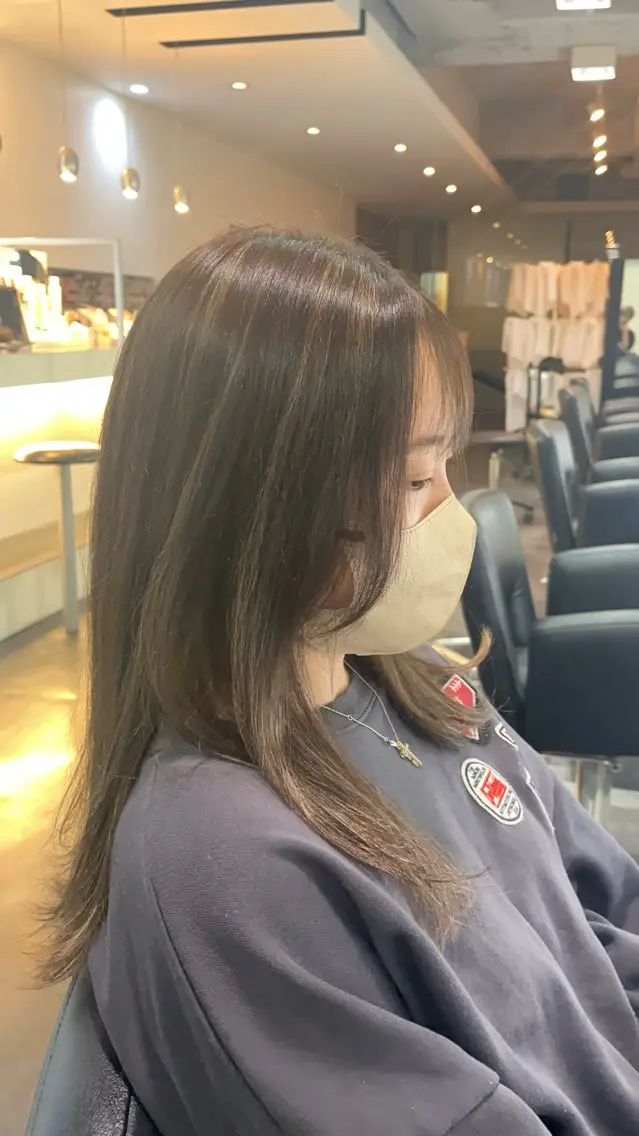 ミディアム カラー ブラウンカラー 透明感カラー ハイライトカラー ナチュラルブラウン ハイライト カット ヘアカラー 中居 蒼士のヘアスタイル
