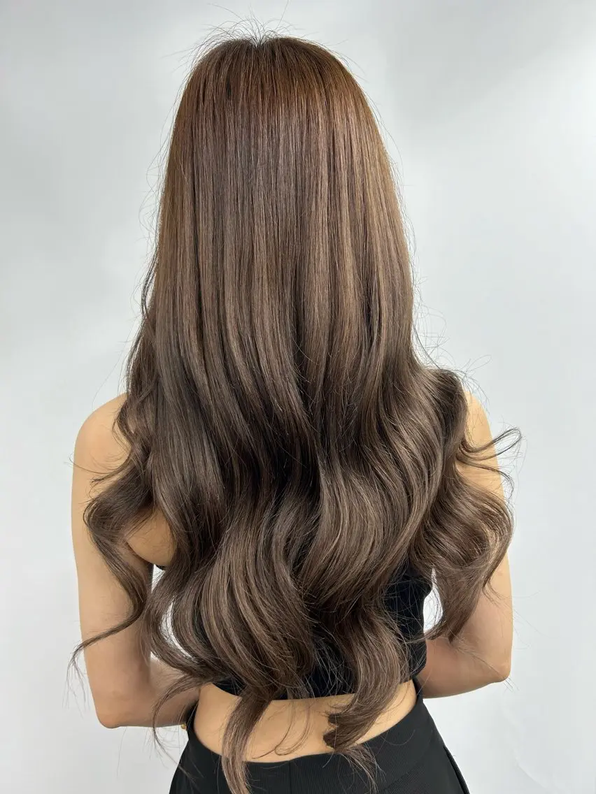 ロング カラー シールエクステ バレイヤージュ 透明感カラー グレージュ ハイライトカラー カット ヘアカラー トリートメント エクステ ヘアセット レイヤー/エクステ alpha下妻のヘアスタイル