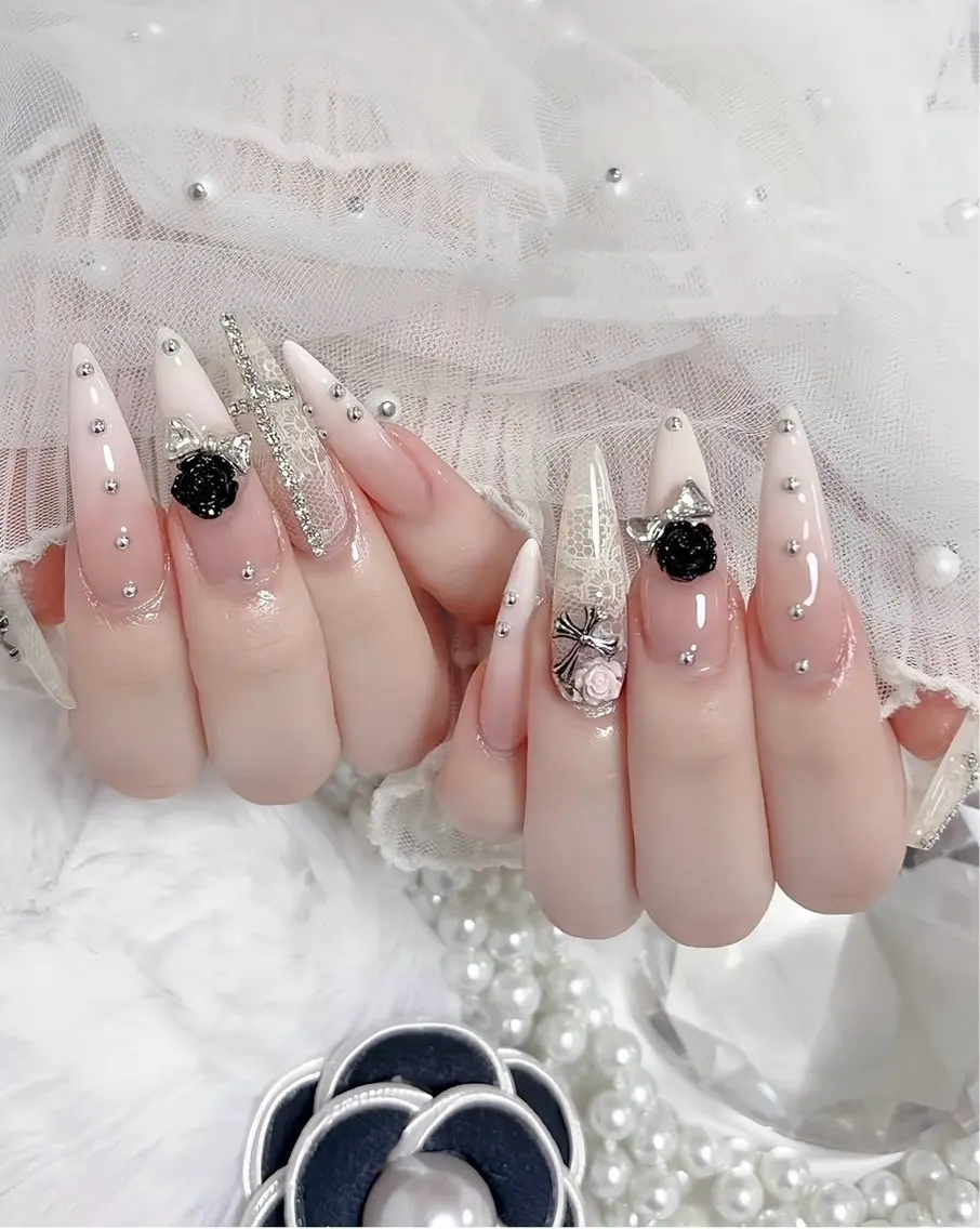 ロング 外国人風カラー 韓国風ヘア ハンドネイル E🌷nail 長さだし専門店のネイルデザイン