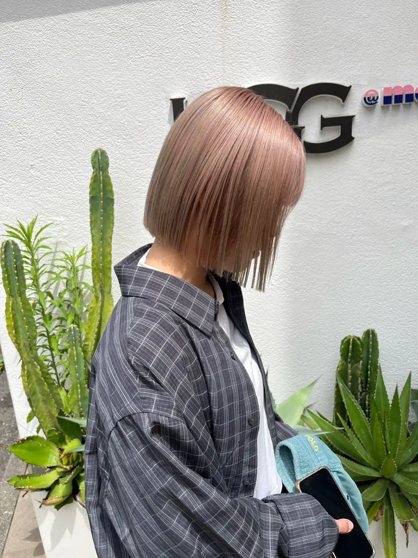ミディアム カラー 縮毛矯正ボブ&顔まわ レイヤー♡TOMOEのヘアスタイル