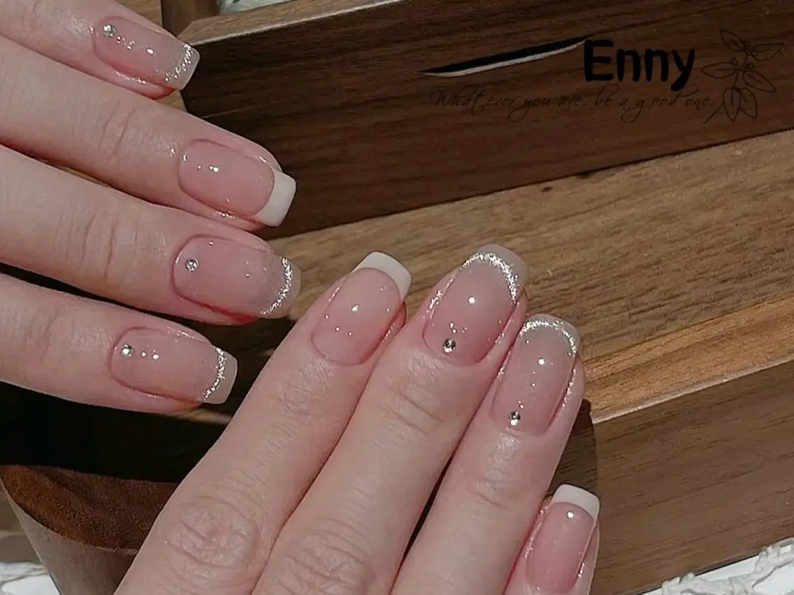 ネイル チークネイル フットネイル フレンチネイル ジェルネイル ガラスフレンチ Enny nail salonのネイルデザイン