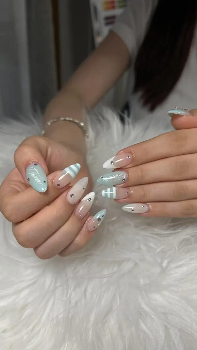 ネイル ジェルネイル キラキラネイル 韓国ネイル 持ち込み ニュアンスネイル RUNA Nemnailのネイルデザイン