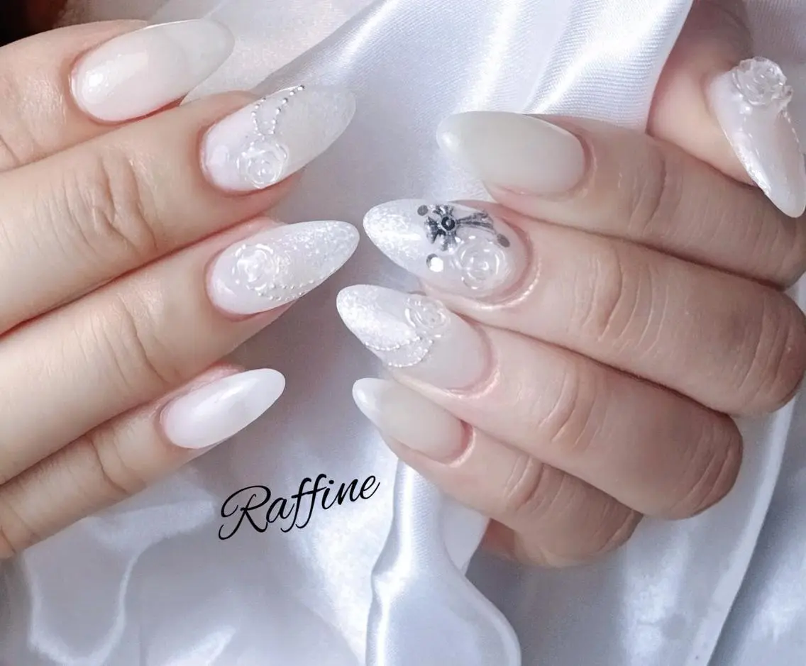 ネイル ハンドネイル RAFFINE haru🦋🩵のネイルデザイン
