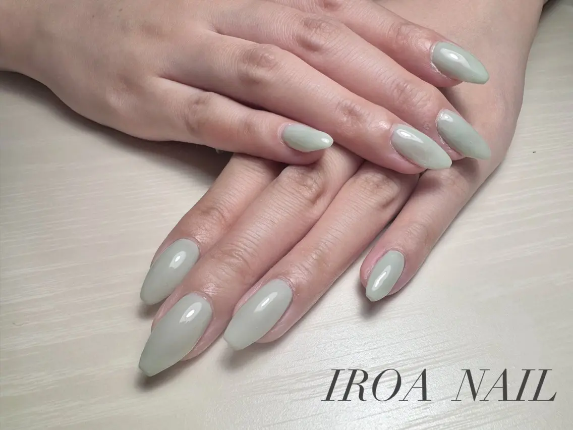 ネイル ワンカラーネイル IROA NAIL ayaのネイルデザイン