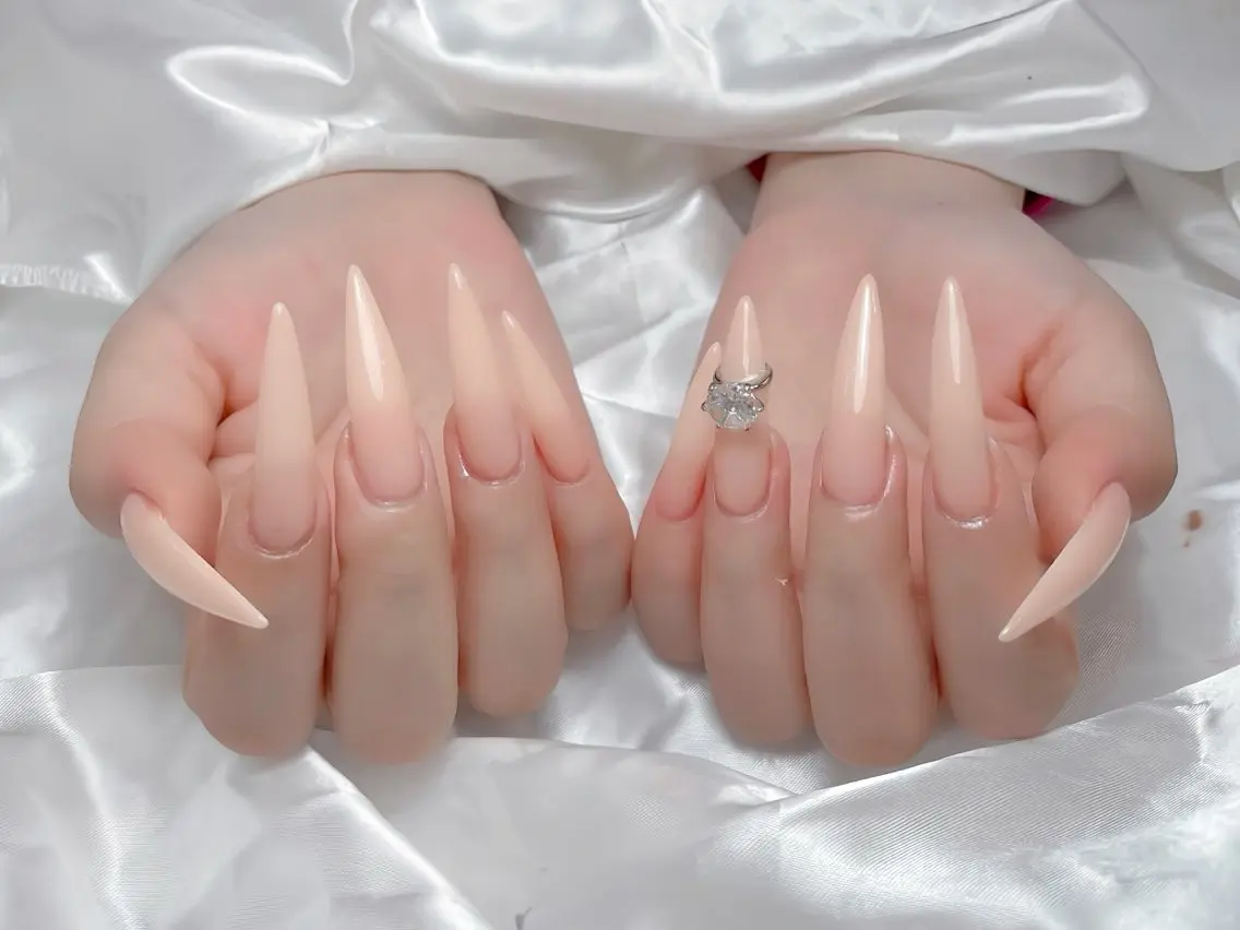 ネイル オーロラネイル チークネイル 桜ネイル クリアネイル ドット ハンドネイル Rin Nail Shinokuboのネイルデザイン