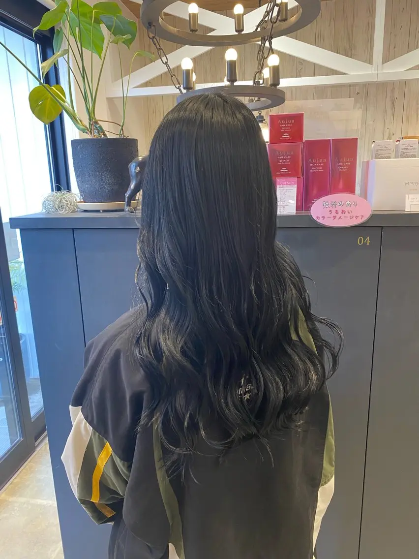 ロング カラー 黒髪 ブルーカラー ブルーブラック ヘアカラー 柴田 枝利子のヘアスタイル