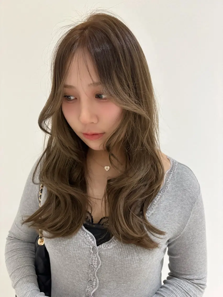 5月限定【𝑼𝟐𝟒】𝒄𝒖𝒕 𝒄𝒐𝒍𝒐𝒓 𝒕𝒓𝒆𝒂𝒕𝒎𝒆𝒏𝒕 ¥𝟖𝟖𝟎𝟎の写真