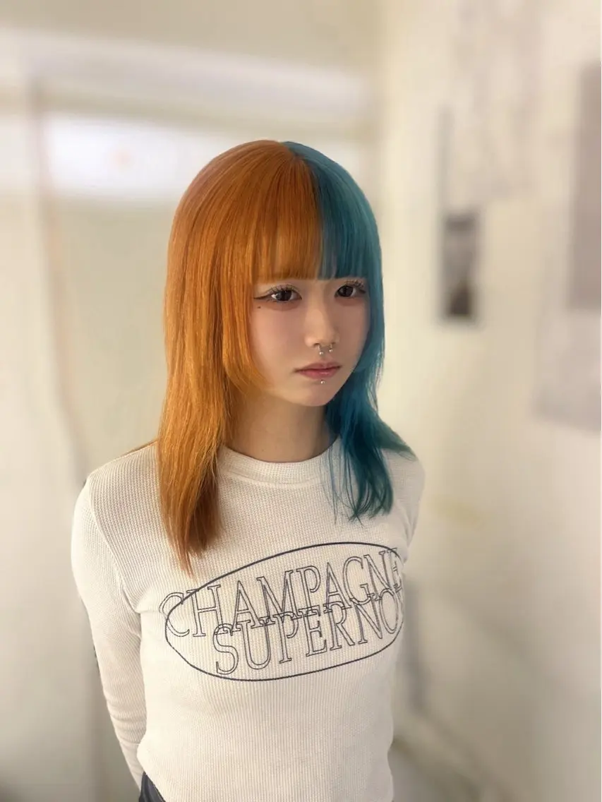 ミディアム カラー カット ヘアカラー ✩.*Aise⟡.· 艶カラー🐈⬛🩶のヘアスタイル
