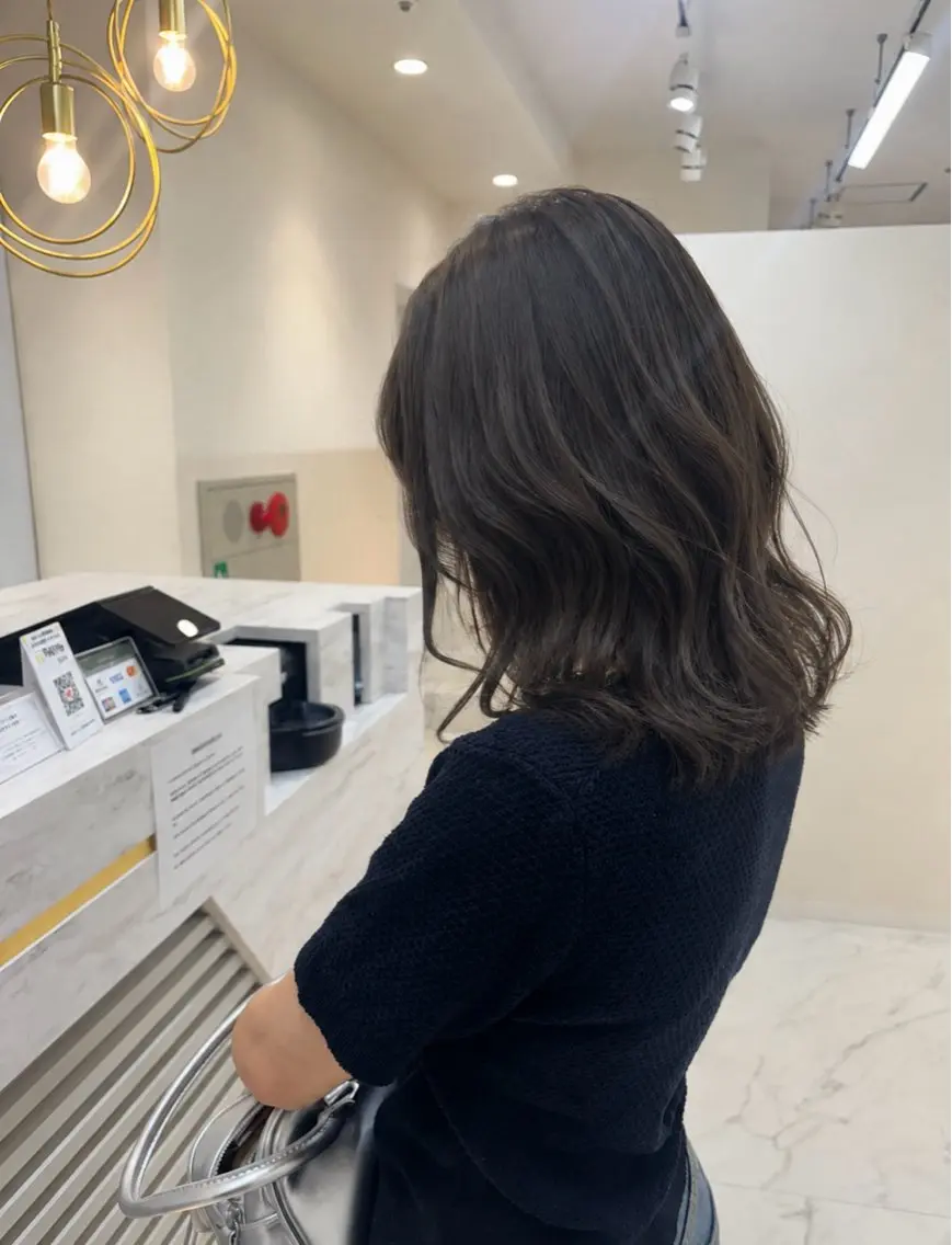 ミディアム アッシュ アッシュブラウン 透明感カラーボブ レイヤー/asukaのヘアスタイル