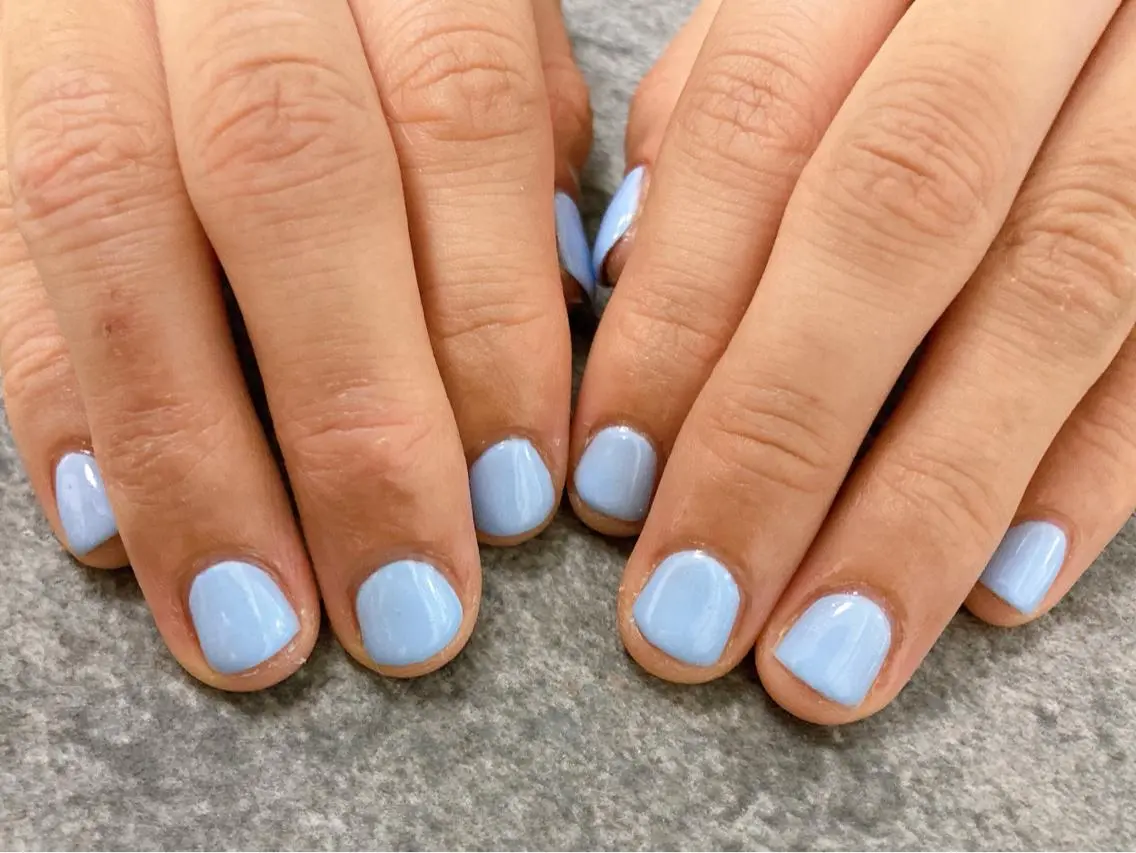 ネイル ブルー ワンカラーネイル ハンドネイル mogunail &blowのネイルデザイン