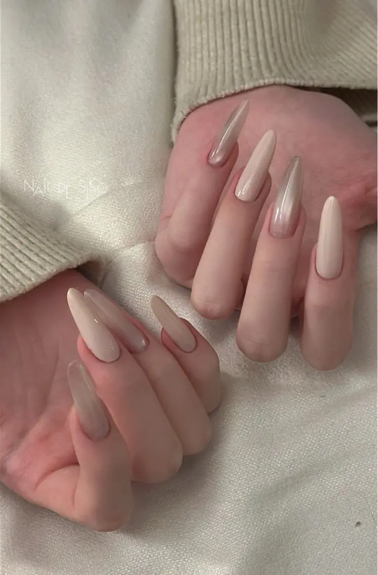 セミロング 黒川 凛のネイルデザイン