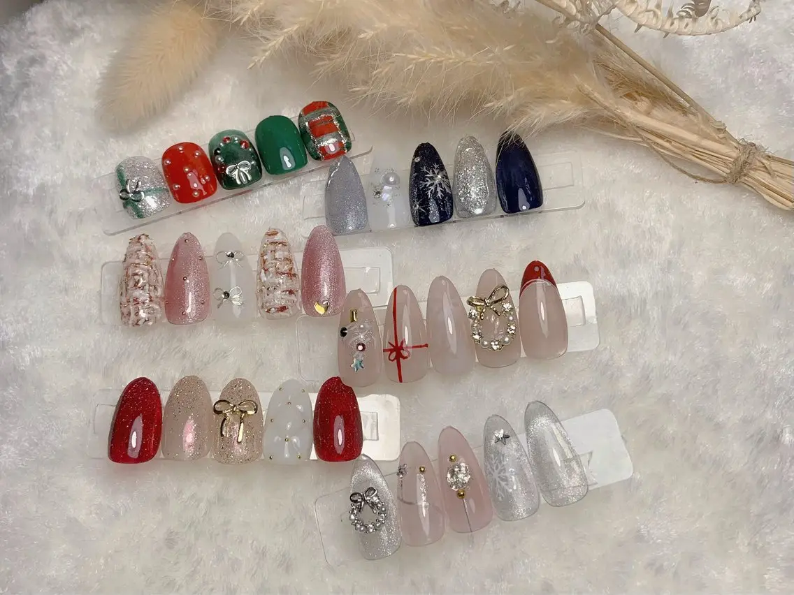 ネイル オーロラネイル チークネイル フレンチネイル ジェルネイル ガラスフレンチ Nail Jolieのネイルデザイン