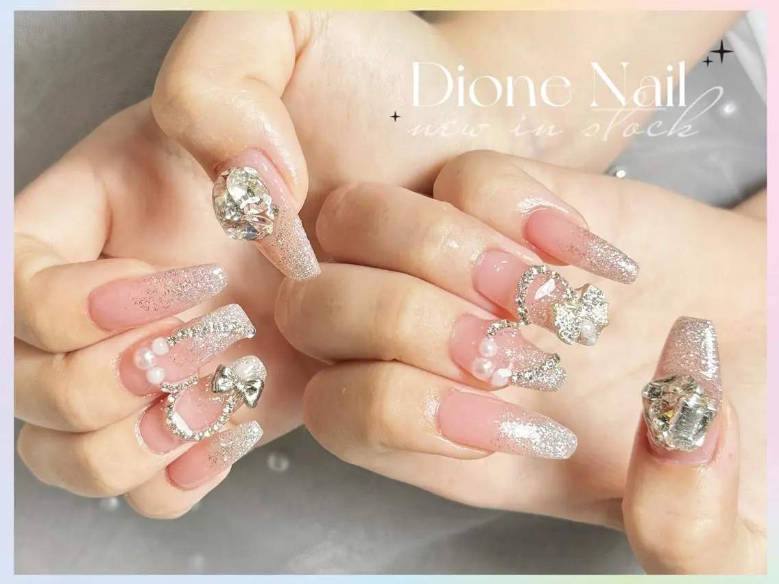 ネイル ハンドネイル ハンドケア Dione ネイル専門店のネイルデザイン