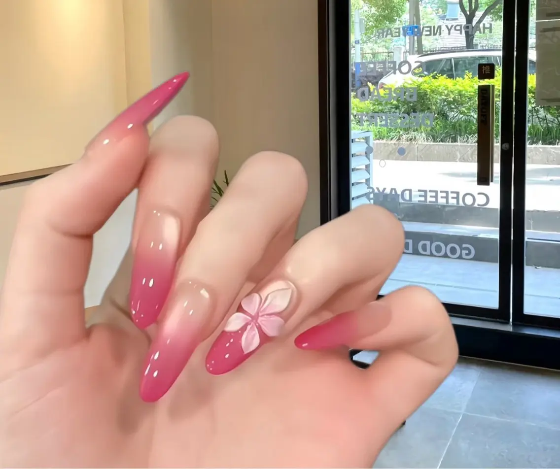 ネイル アートネイル オーロラネイル チークネイル フレンチネイル ガラスフレンチ ハンドネイル 🎀🎀YooLi Nail Salonのネイルデザイン
