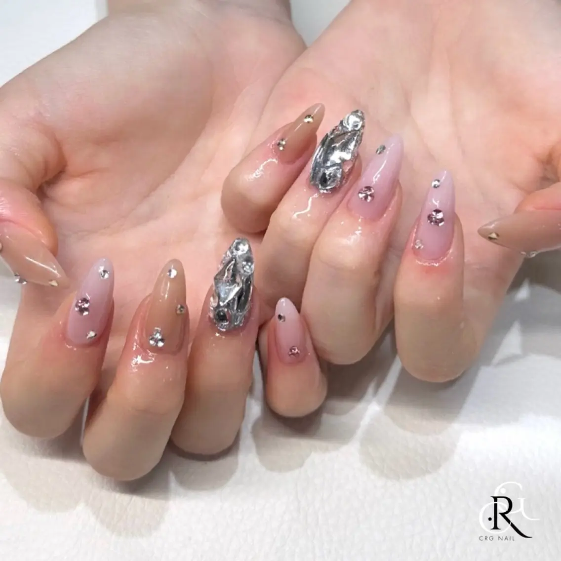 ネイル キラキラネイル スカルプネイル ストーンネイル RURI トレンド スカルプ/美フォルムのネイルデザイン