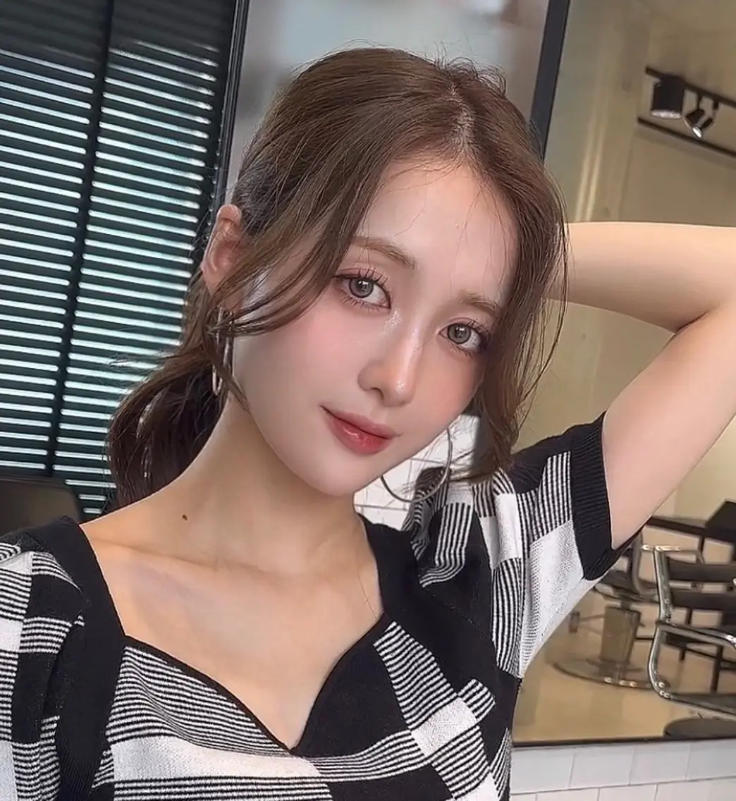 セミロング カラー カット ヘアカラー トリートメント 🌫️大人韓国ヘア 🌫️naoyaのヘアスタイル