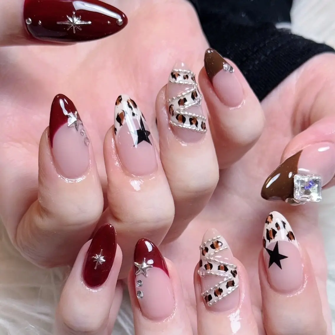 ネイル ハンドネイル 🍭Yun nail hyejin🌸のネイルデザイン