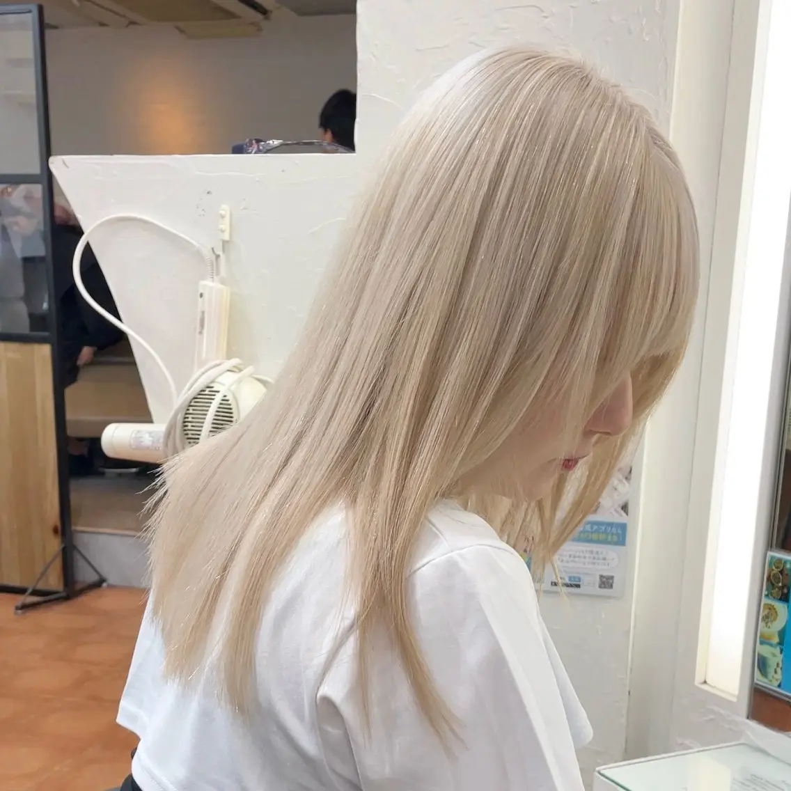 ロング カラー ベージュカラー ブリーチ ケアブリーチ デザインカラー ハイトーンカラー ヘアカラー トリートメント ブリーチなしピンク 赤井龍斗のヘアスタイル