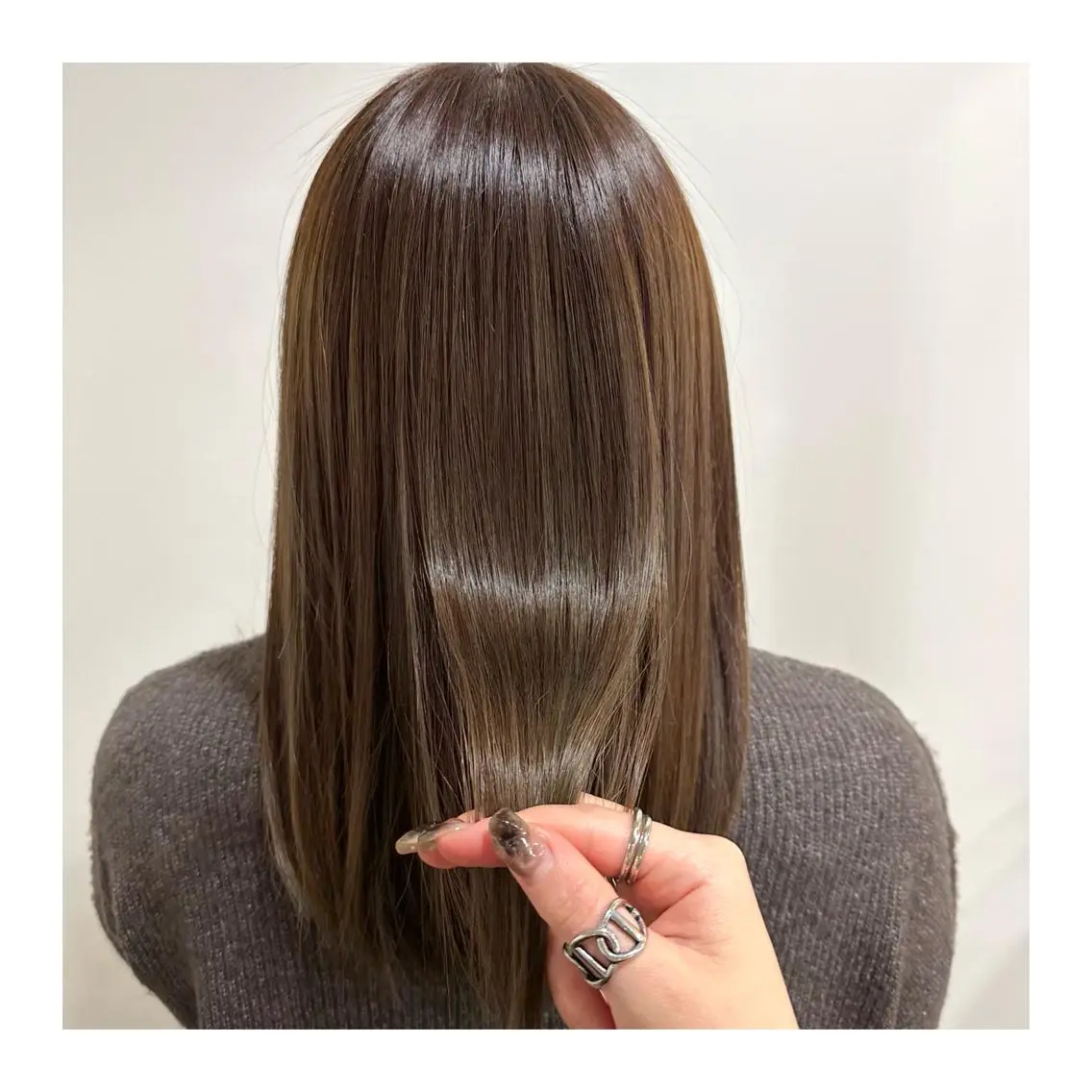 ロング カラー ヘアカラー トリートメント あべ ゆうかのヘアスタイル