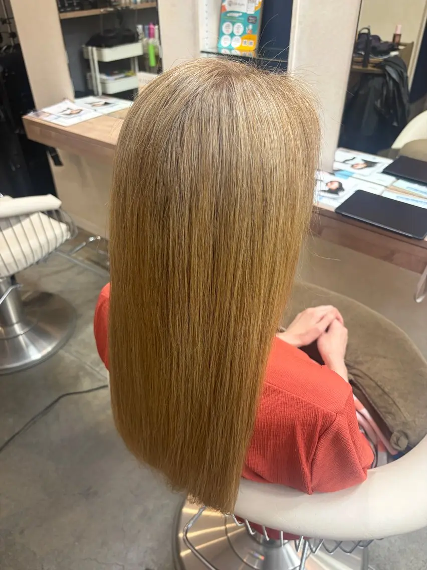 ロング カラー 吉野 紗季のヘアスタイル