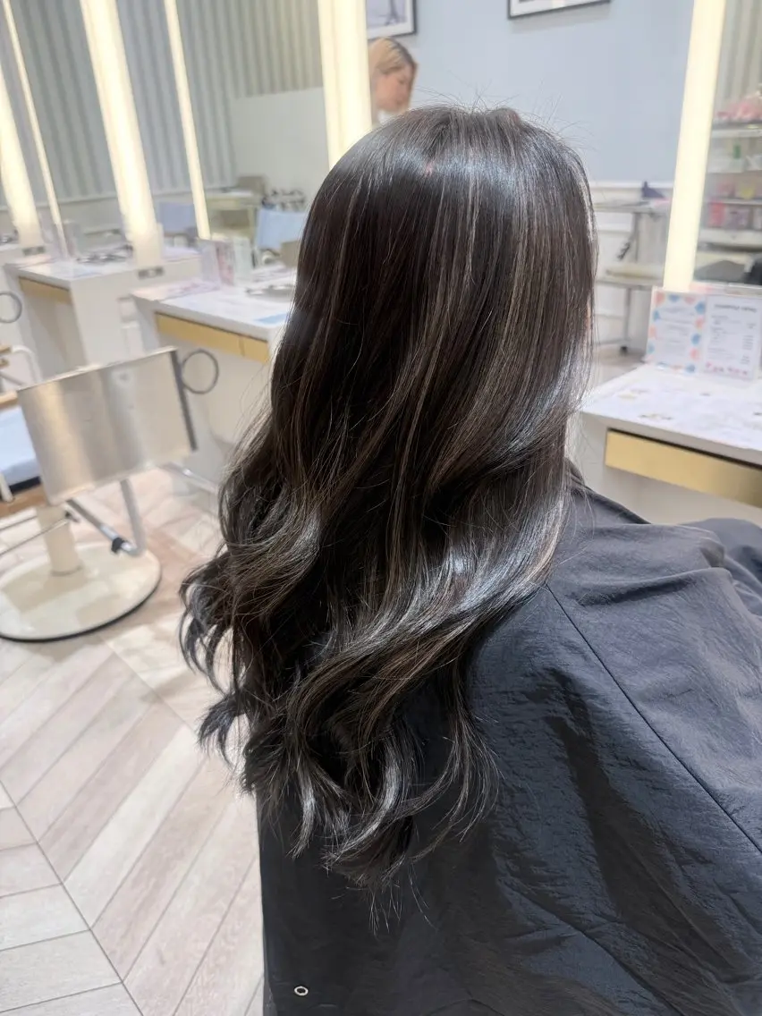 ロング カラー カット ヘアカラー 透明感カラー🫧 幕内梨乃亜のヘアスタイル