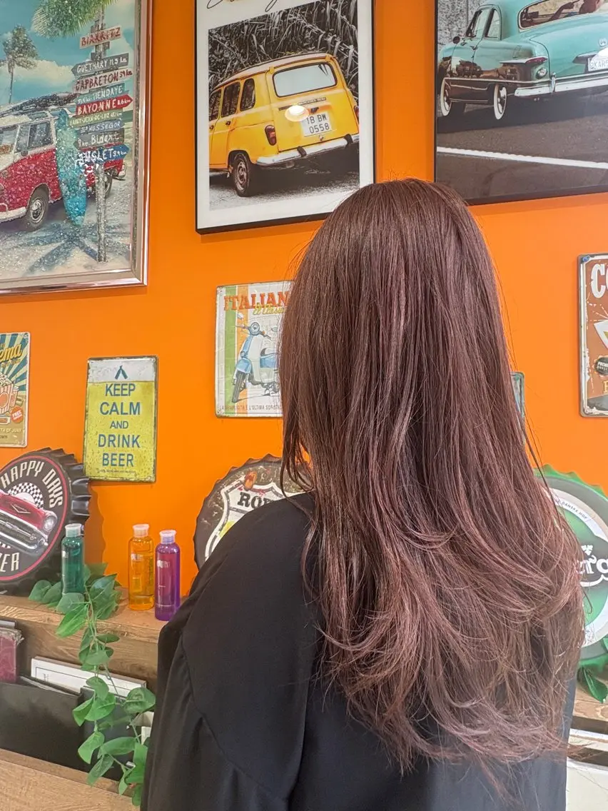 カラー ブラウンカラー ピンクカラー ヘアカラー 藤嶋 恭子のヘアスタイル