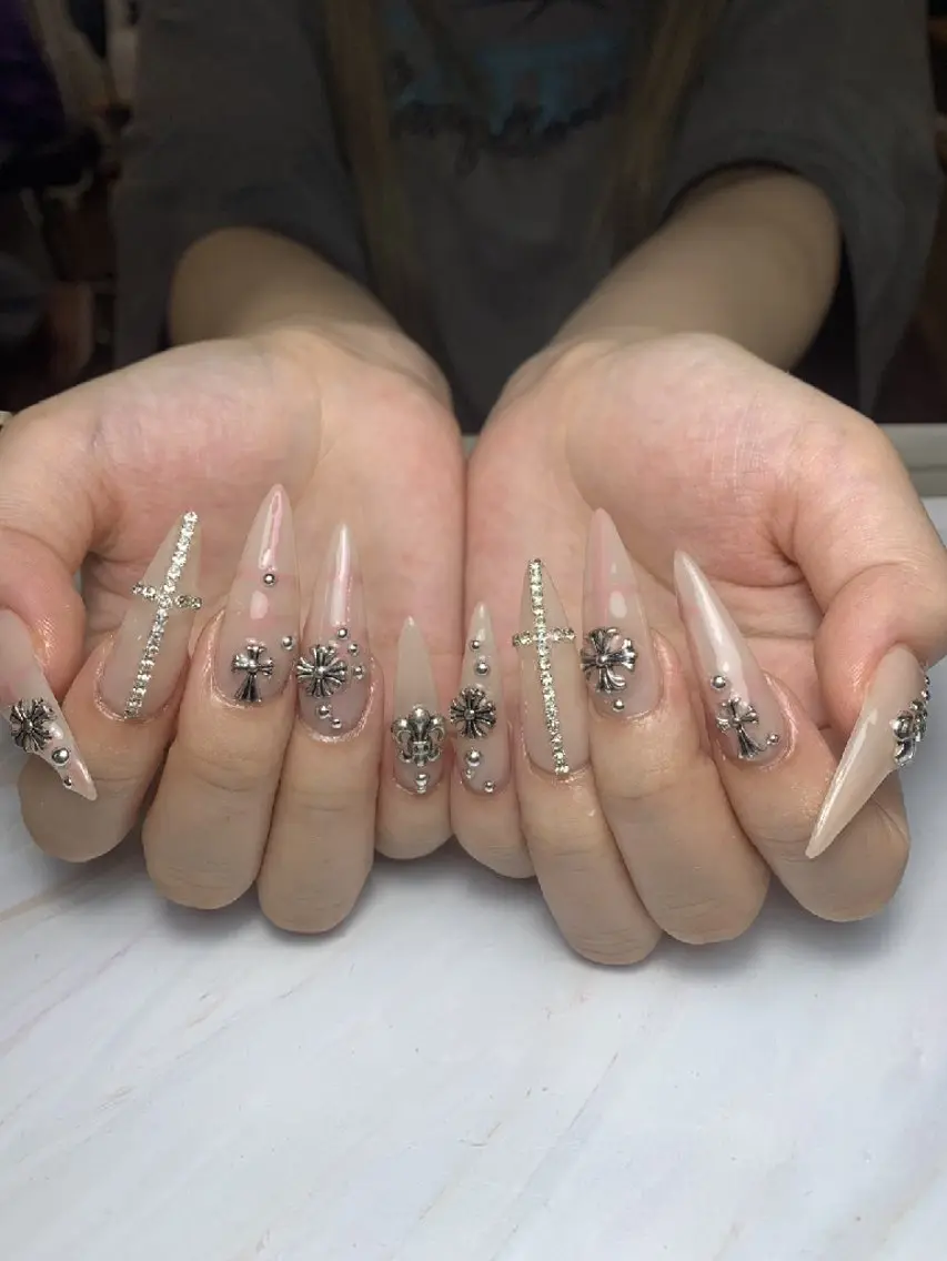 ネイル 氷ネイル・うるうるネイル マットネイル ニュアンスネイル リボン 夏ネイル ハンドネイル rina nailのネイルデザイン