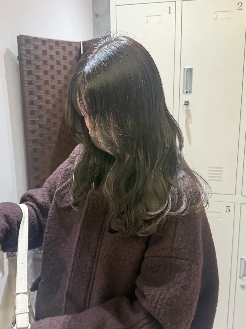 ロング カラー グレージュ オリーブグレージュ オリーブグレー 透明感×レイヤー 【梅田】KANONのヘアスタイル