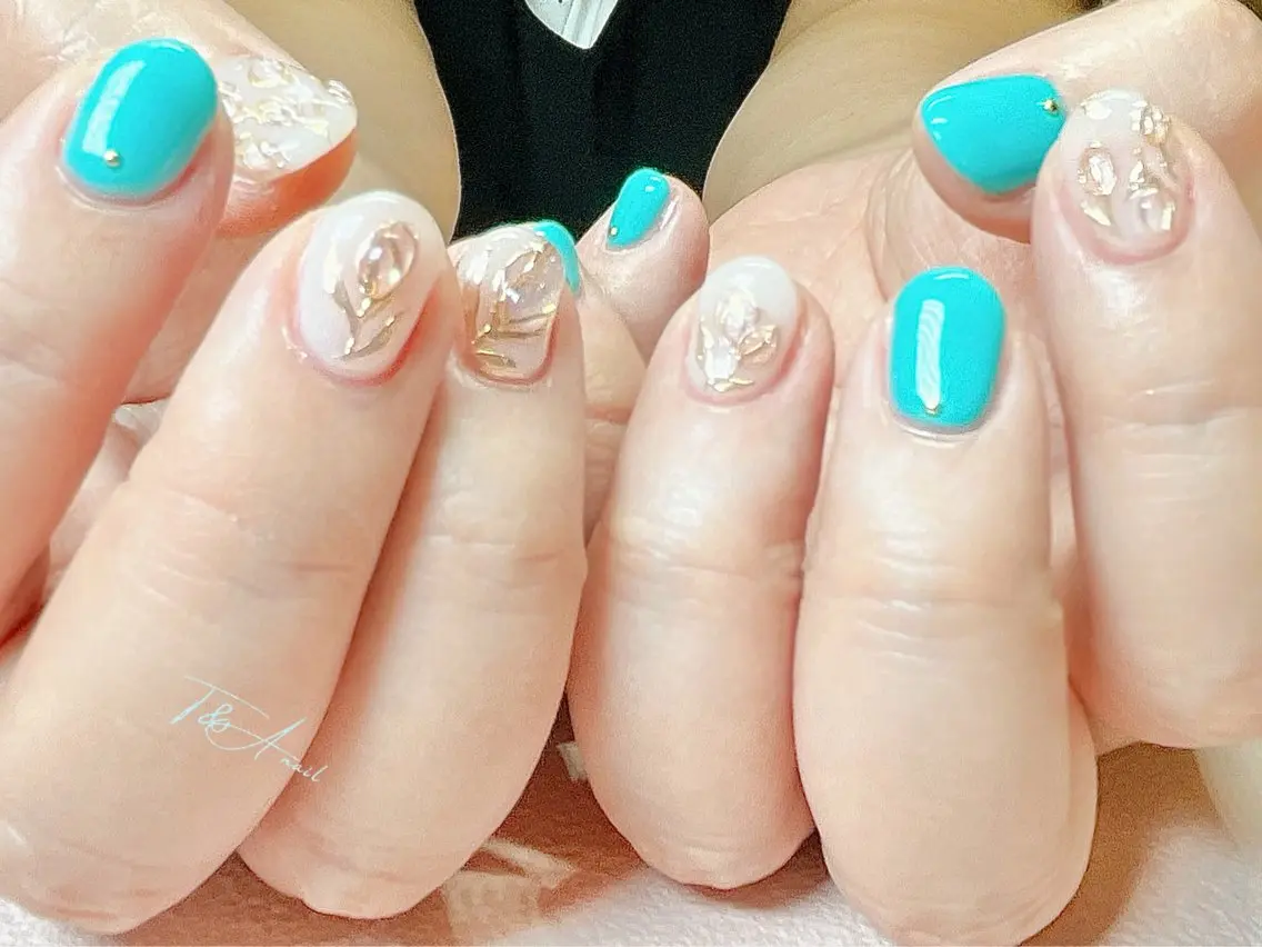 ネイル ブルー フラワーネイル ジェルネイル ゴールド スカルプネイル T&A nailのネイルデザイン