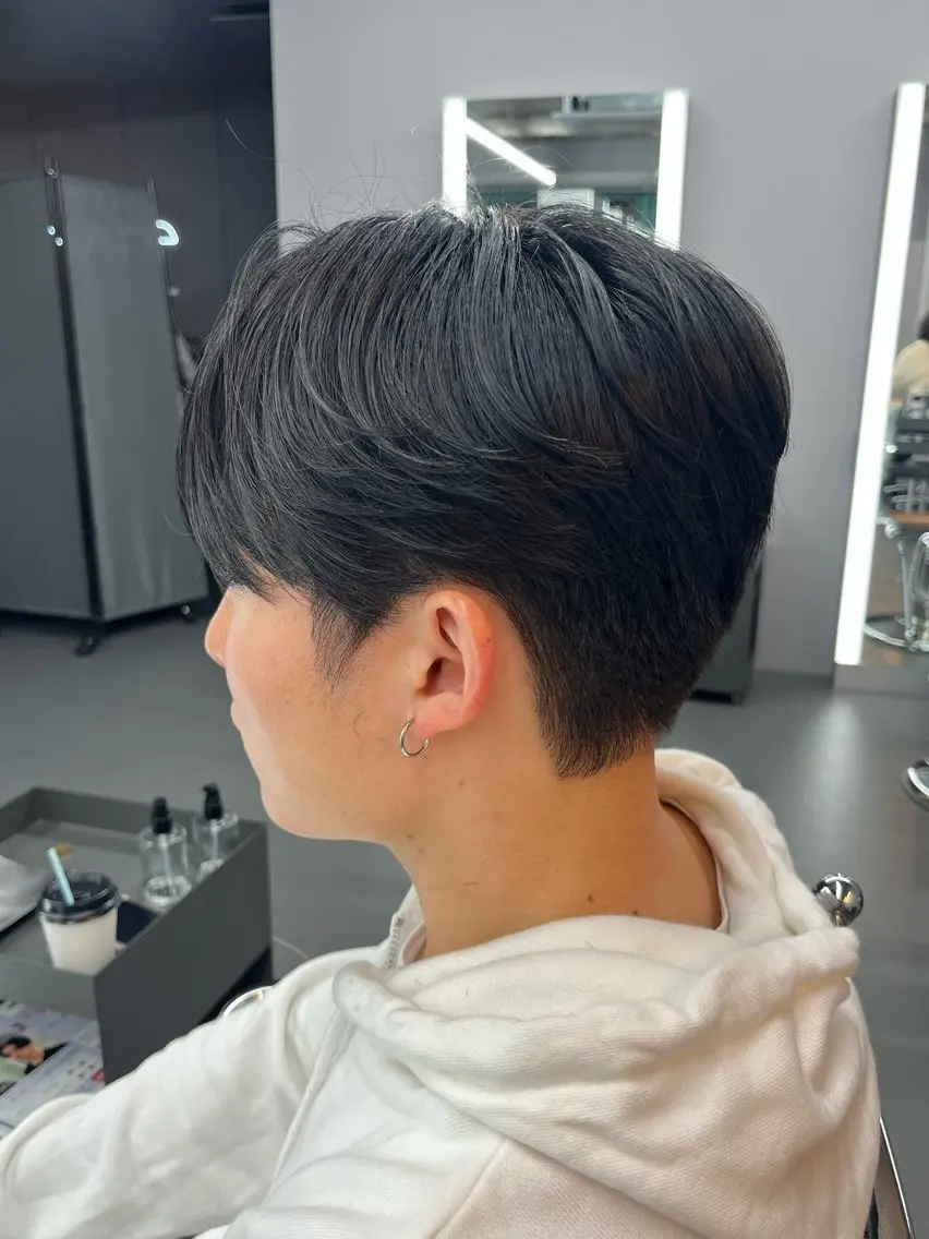 メンズ アイカ🐺 メンズ韓国ヘアのヘアスタイル