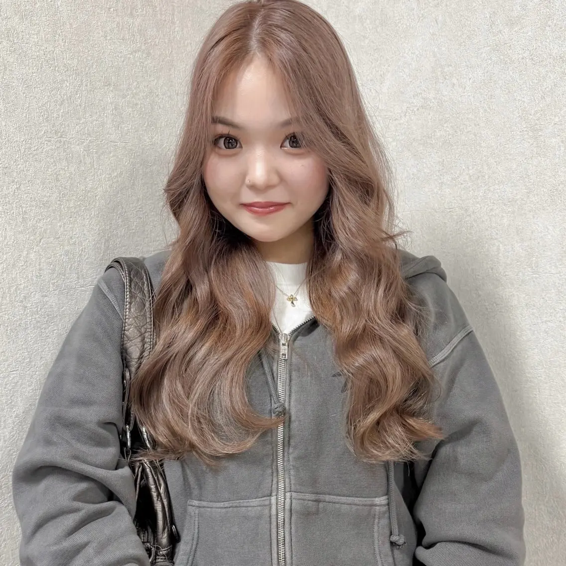 ロング カラー ベージュカラー ミルクティーベージュ 髪質改善 ヘアカラー トリートメント 🎀ミルクティー/暖 色×レイヤー/マリアのヘアスタイル