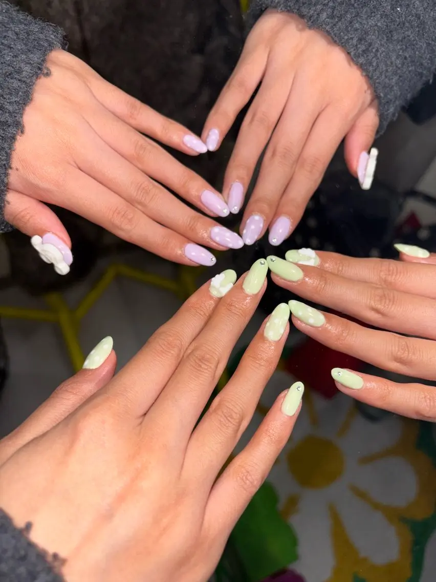 ネイル ドット パステルネイル 33nail✴️栄 スミレ❇️Gel-xのネイルデザイン