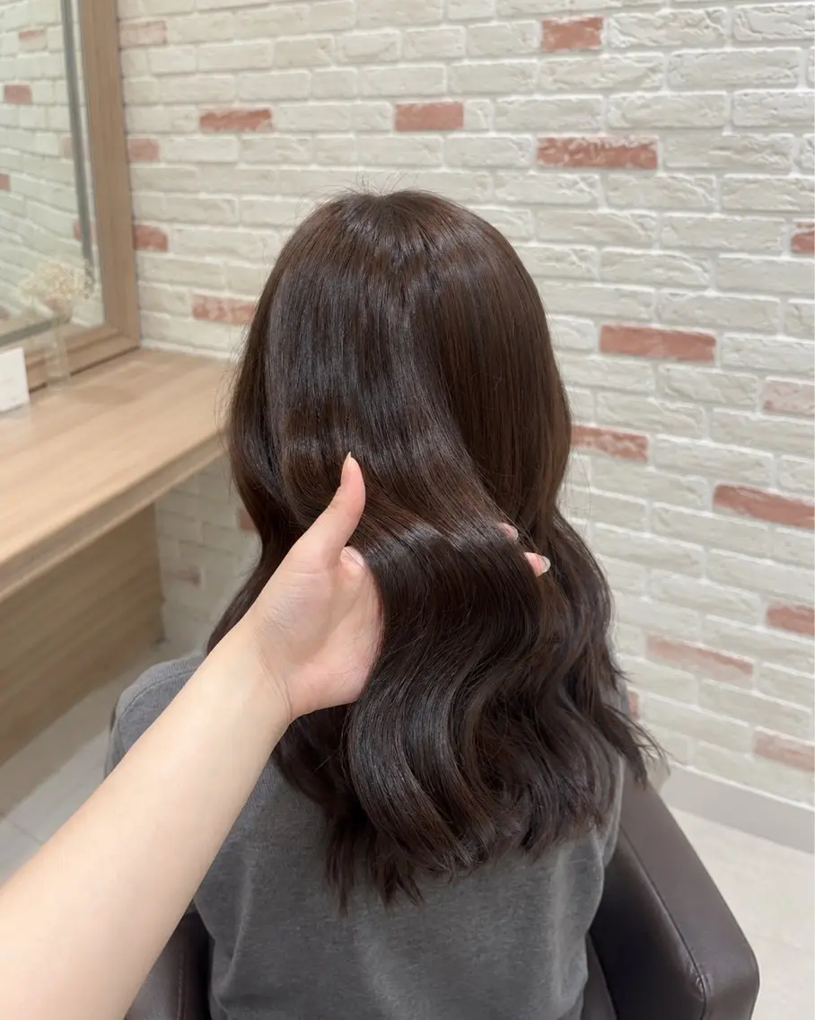 セミロング トリートメント 新田 海和のヘアスタイル