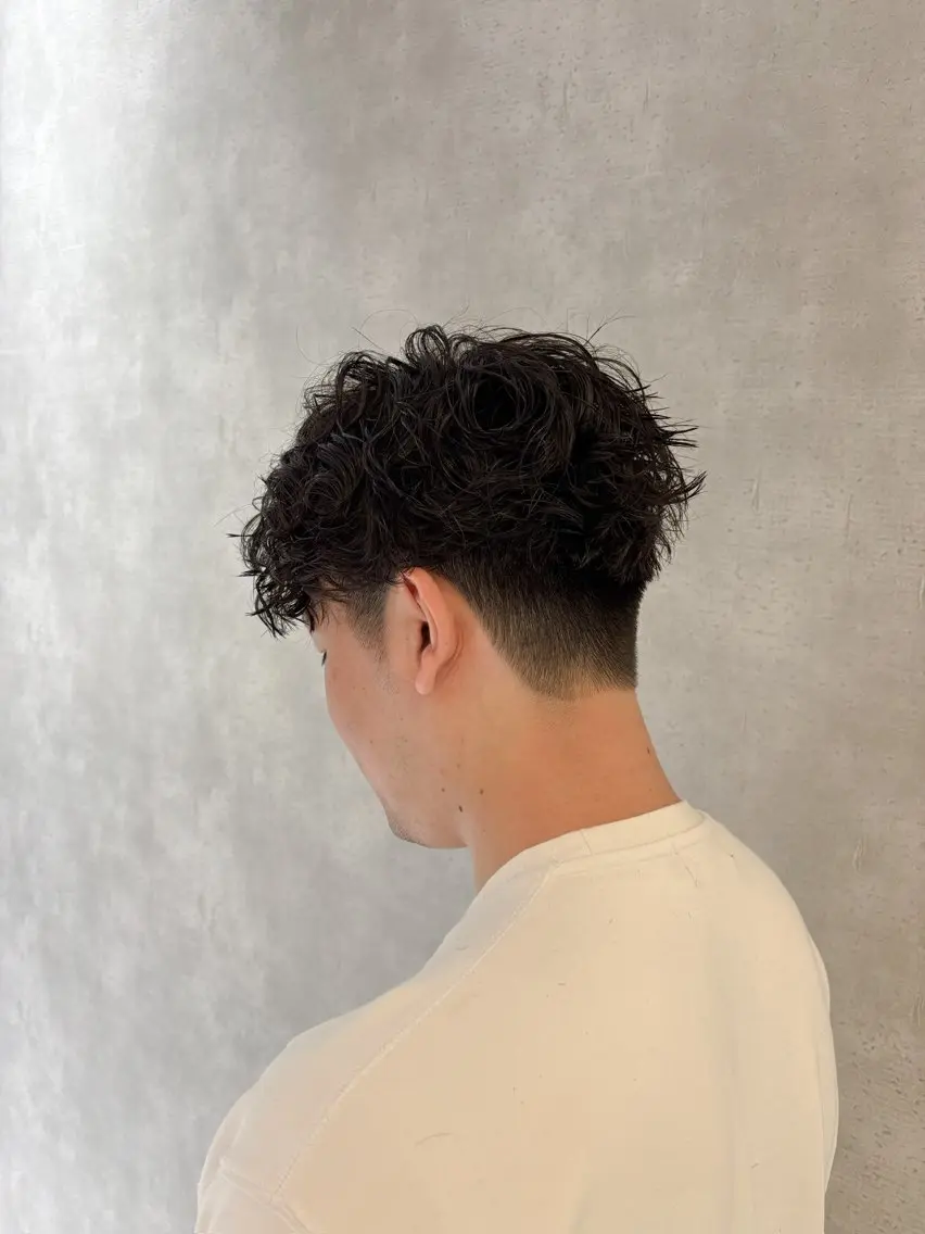 ショート パーマ メンズ 波巻きパーマ カット パーマ 宮嶋 勇輔のヘアスタイル