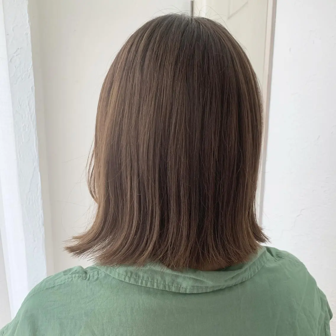 ミディアム カラー fio マナミのヘアスタイル