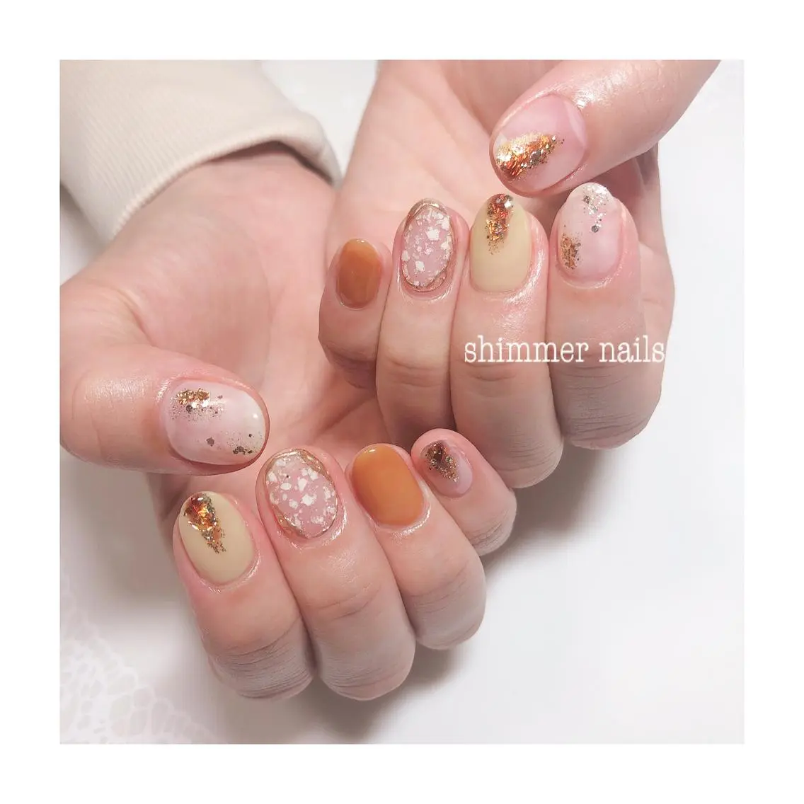 ネイル グリーン 春ネイル 黄色 shimmer nailsのネイルデザイン
